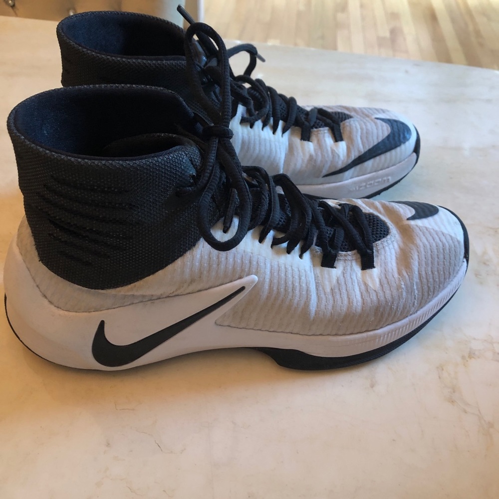Nike zoom basketball shoes